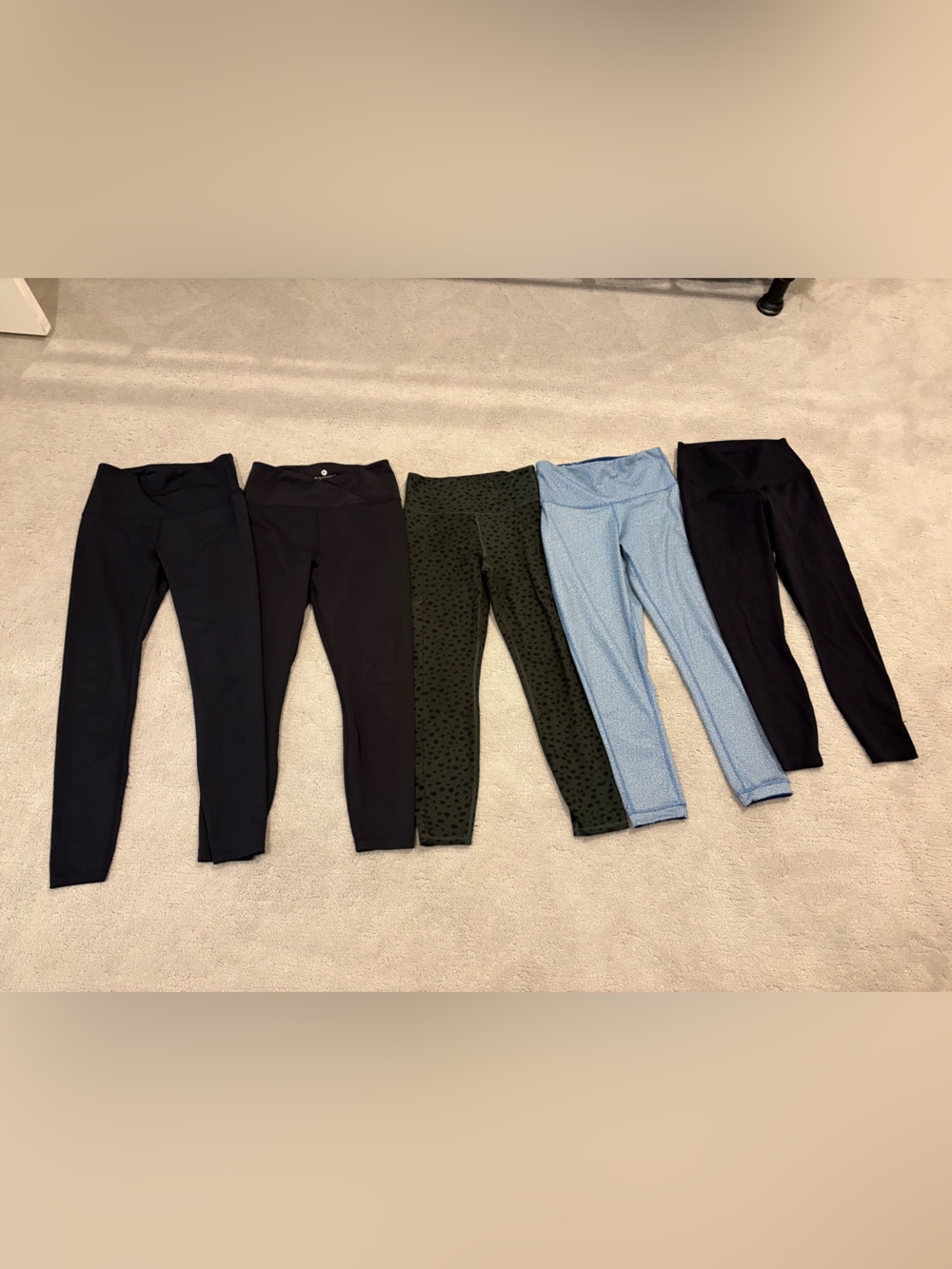 Leggings Lot of 5 Pair Women’s Black, Light Blue, and Olive Green Medium